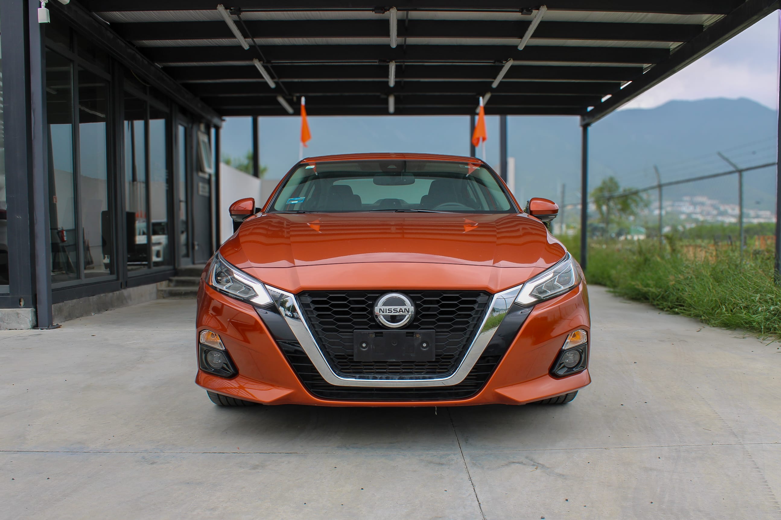 NISSAN ALTIMA NARANJA-2.jpg